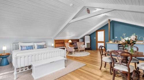 Magpie Loft - The Vintage Holiday House
