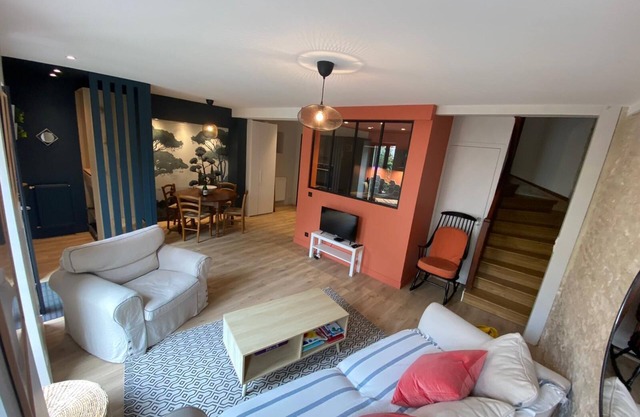 Maison en Pierre 4 Chambres, Mer, Commerces 150 Metres