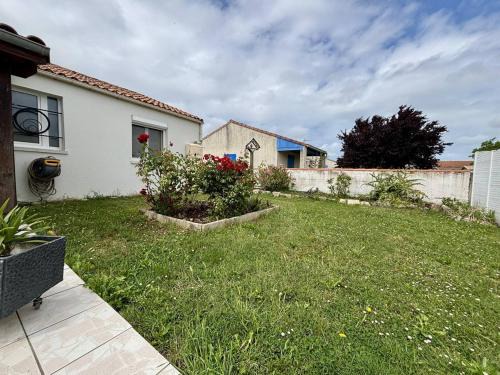 Maison familiale 3 pièces, centre Saint-Pierre d'Oléron, près des commodités - FR-1-246A-359