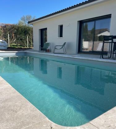 Maison piscine Creysse Dordogne