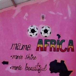 MAMA AFRICA QUEEN