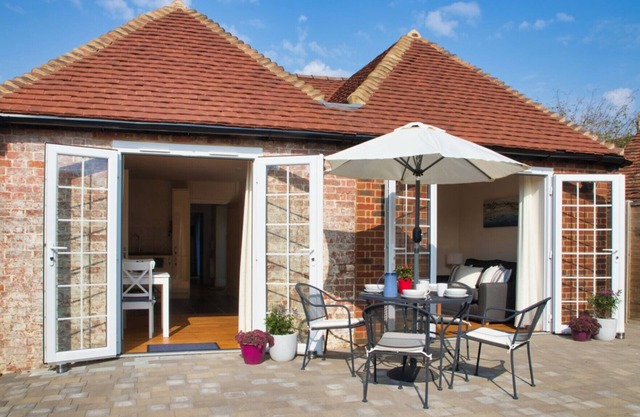 Maple Cottage - Two Bedroom House, Sleeps 4