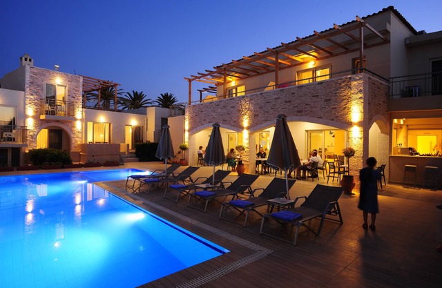 Maravel Star Art Hotel