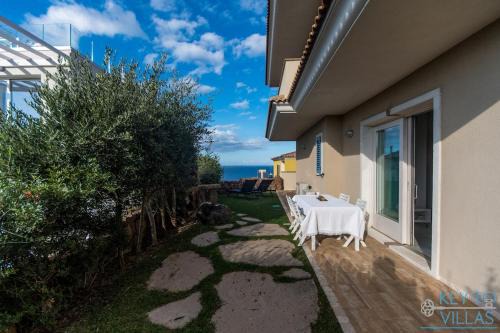 Marina House - Luxury apartment, sea view, WI-FI, Aircon - Key to Villas