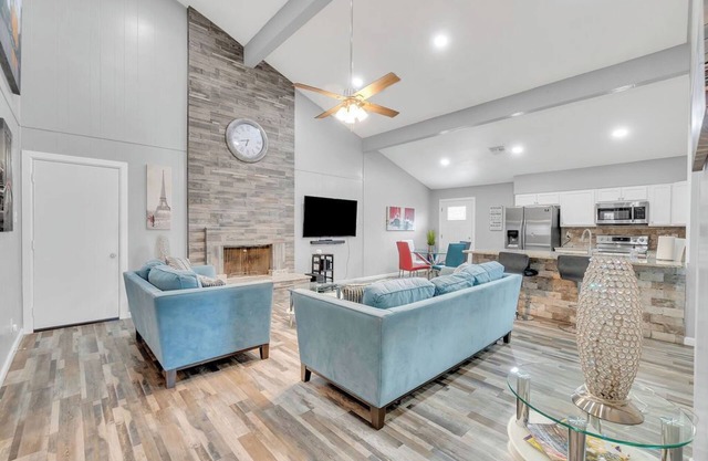 Massive 9 Bedroom Retreat in Great Location | San Antonio