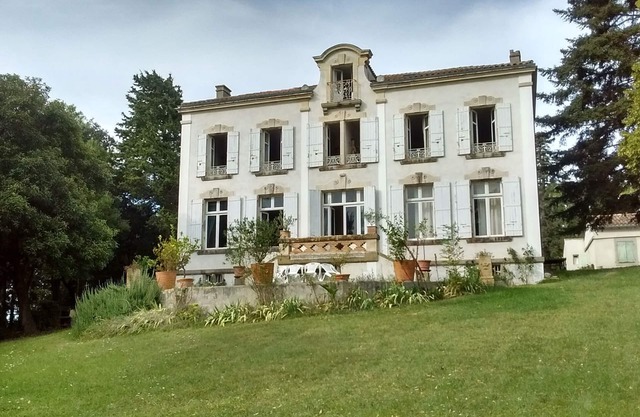Master house for rent, Montreal de l'Aude - sleeps 20, secured pool