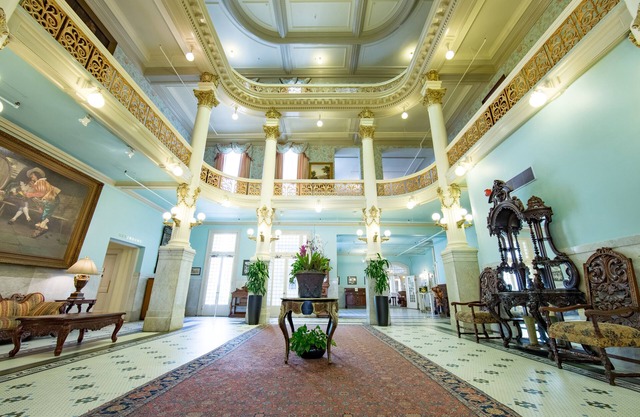 Menger Hotel