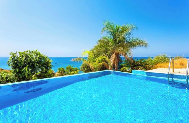 Mermaid Villa - Three Bedroom Villa, Sleeps 6