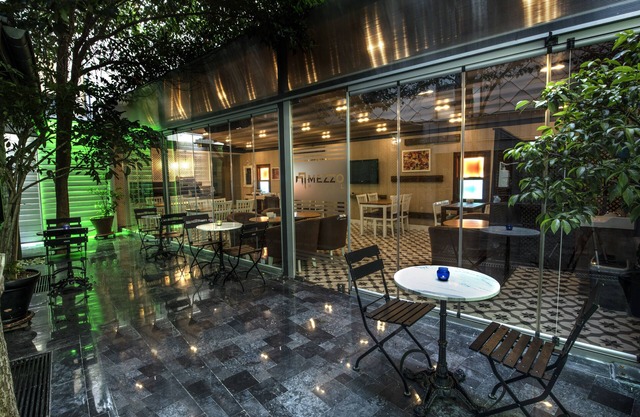 Mezzo Hotel