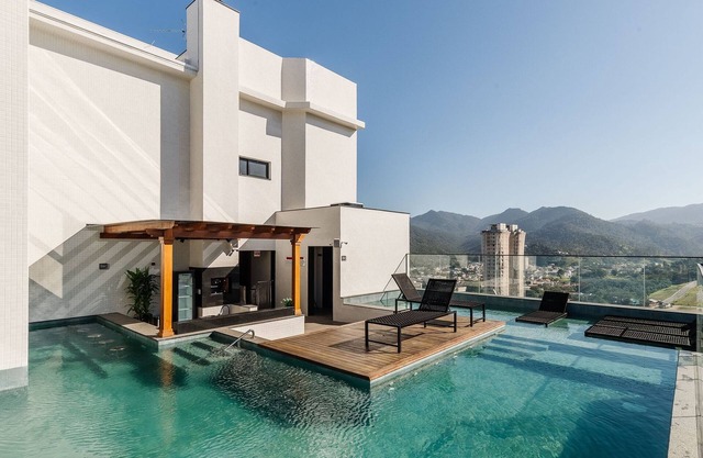 MHF II Apts Variados em Prédio com Vista para o Mar em Itapema