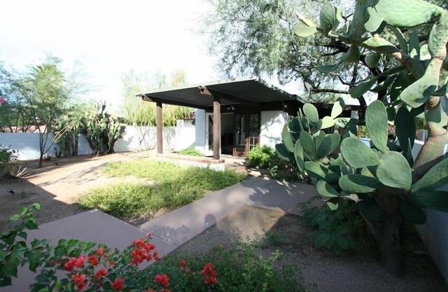 Mid-Century Modern home in the heart of Sam Hughes Neighbourhood