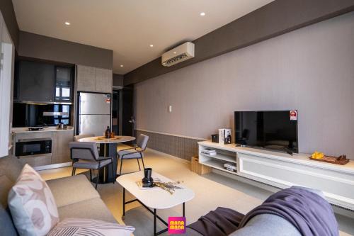 Millerz Square Mana-Mana Suite