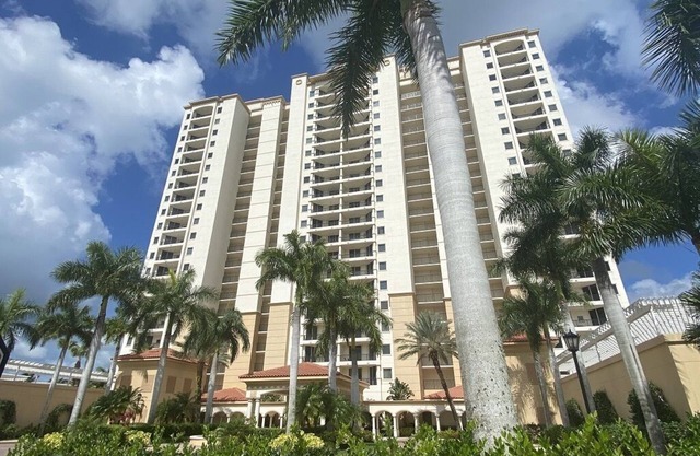 Minutes from Marco Island beaches. Large Luxury condo great price point!