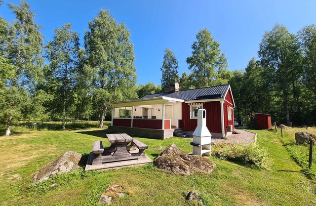 Mittelschweden Gut Ausgestattetes Ferienhaus am See mit Motorboot und Steg