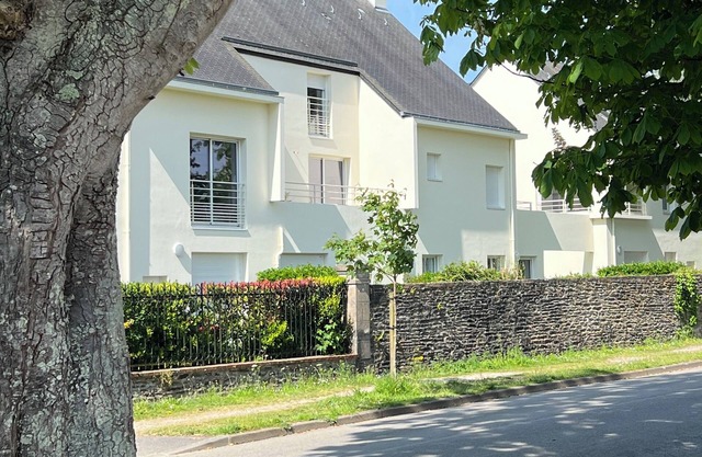 Modern 2-bed apartment - 5-minute walk from bars, restaurants & waterfront