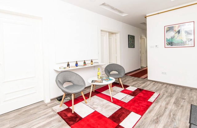 Modern Newly Refurbished Studio Main Street