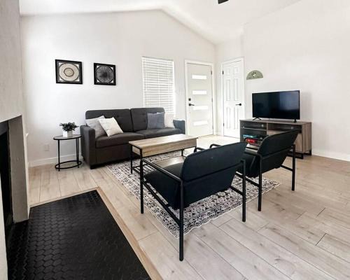 Modern Retreat Near Downtown Round Rock