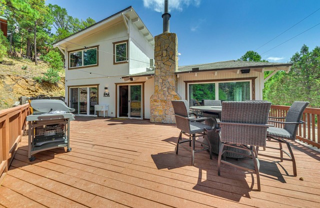Modern Retreat w/Deck: 14 Mi to Ski Apache!