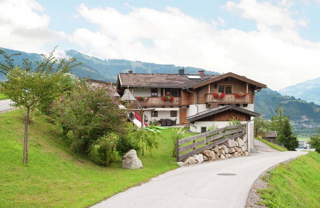 Modern ski-in/ski-out country house in Kaprun