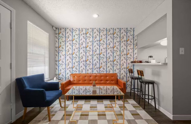 Modern Stay Near Downtown, Fast Wi-Fi+ Parking