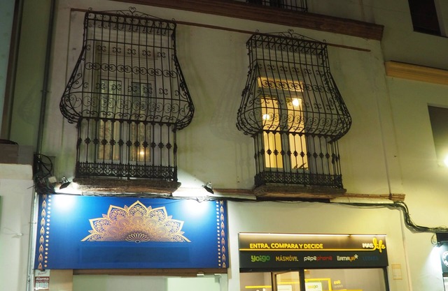 Molucano Themed Rooms