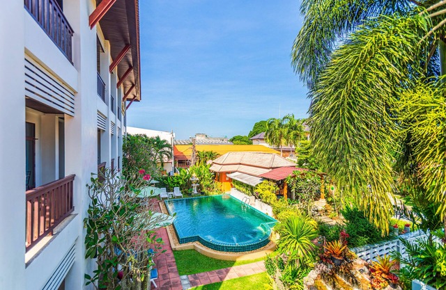Monaburi Hotel
