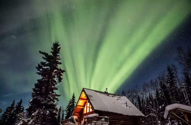 Moose Mountain Cabin - Cozy Retreat with Aurora Views