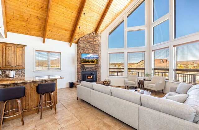 Mountain Star Retreat w/Hot Tub and EV Charging