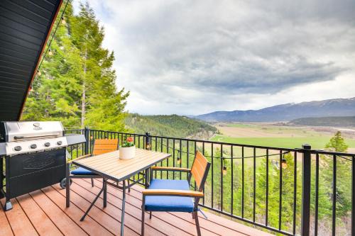 Mountain Views and Fireplace Bonners Ferry Escape!