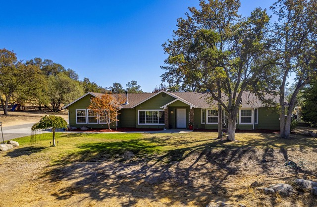 MountainCabin w/ HotTub GameRoom Yosemite BassLake
