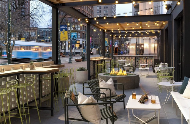 MOXY Memphis Downtown