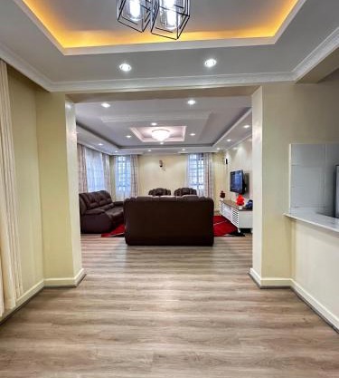 Nanyuki House