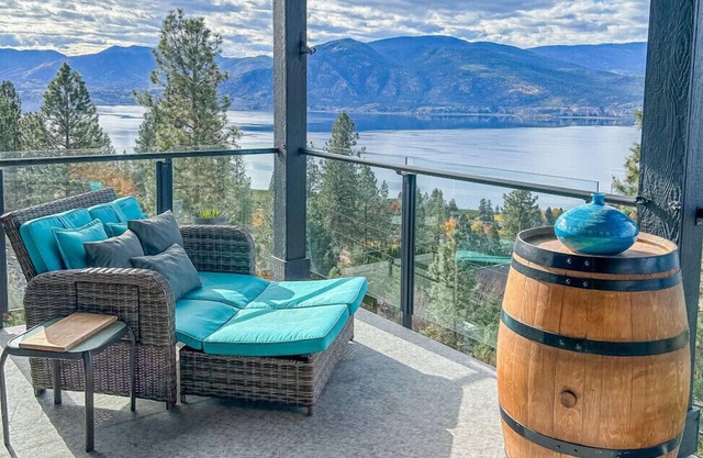 Naramata Hillside Luxe Retreat