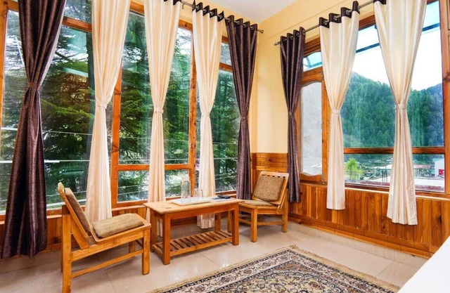 Near Mountain Hotel Hidden Heaven Shimla