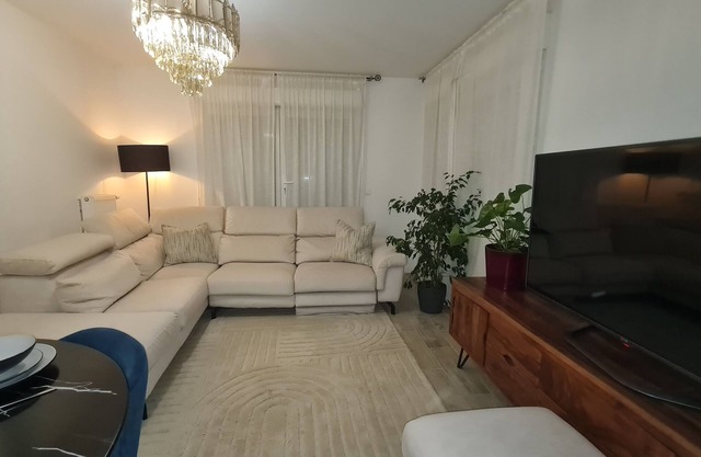 Near Paris and Disneyland, 3 bedroom apartment, sleeps 6