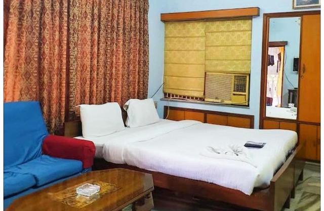 Near Sea Beach HOTEL GANGA ARTI !NN ! Digha, Prime Location Near Jagannath Temple- Fully Air conditioned Rooms ,Wifi -Lift and Restaurant, Parking Facilities - A Top Rated Hotel IN DIGHA