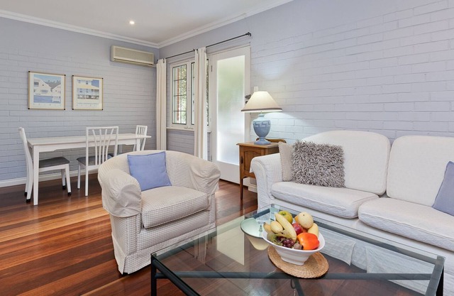 Nedlands, 2brm Spac GROUND Apt .. 4 mins to SCG Hospital
