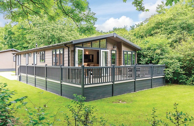 Netherfield Watersedge Lodge