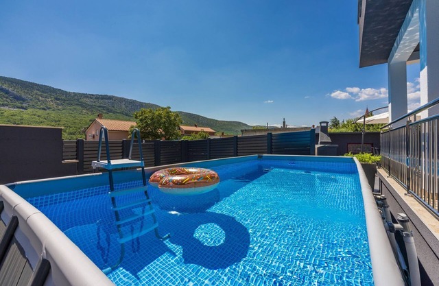 New and modern villa with private pool, table football, BBQ, sunbathing area