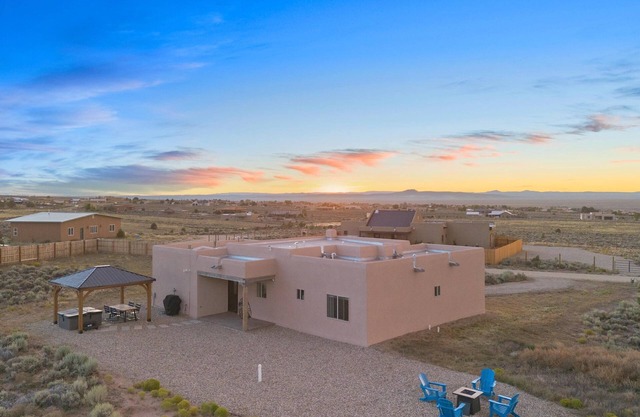 New Build! - Relax to the most Expansive sunsets east of the Rio Grande.