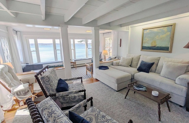 NEW! Cozy 4-bedroom bayside cottage near Acadia - WIFI, AC, and gorgeous views
