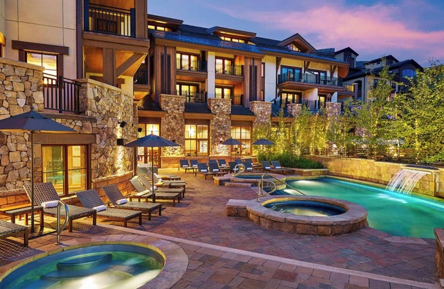 *New Discount* Luxury Private Condo - 4BR - 5 Star Hotel - The Sebastian