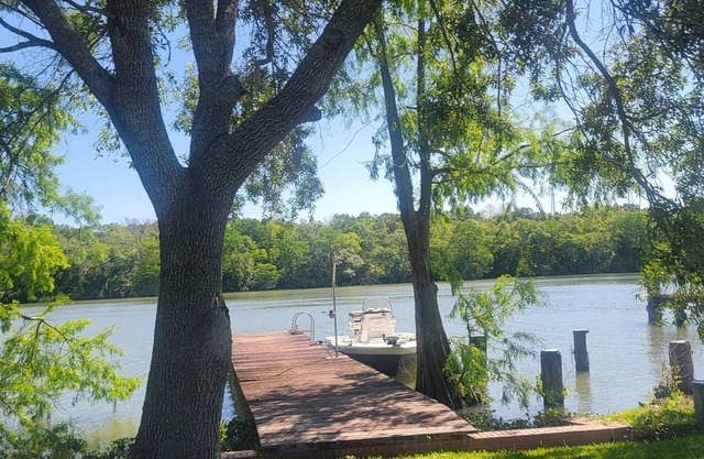 New Guest House on Bayou with Spectacular view