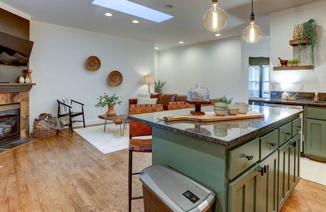 New Listing! Newly Remodeled. Quiet Street. Hot tub. AC. Fireplace. Garage. Washer/Dryer. Playground
