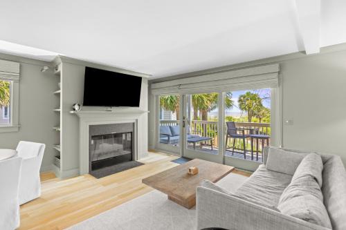New Listing! Seagrove Villa 3A - Luxurious Ocean View!