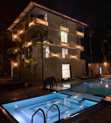 New Nadeesha Hotel