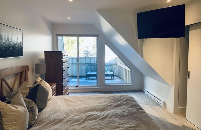 NEW RENO - 3 bedroom Whistler village Condo Great location!