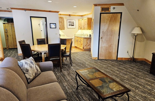 NEW! Selkirk Premier King - Balcony Suite w/Views