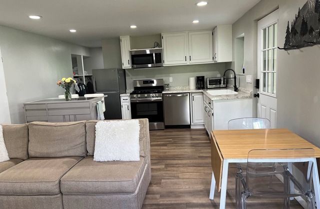 Newly remodeled apartment 1 mile from Base Village. nAvailable long term!