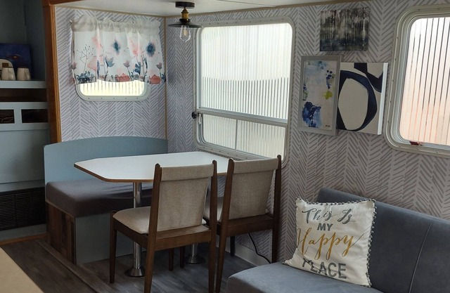 Newly remodeled and located 7 mile from Cave Runs Stony Cove Beach and boat ramp